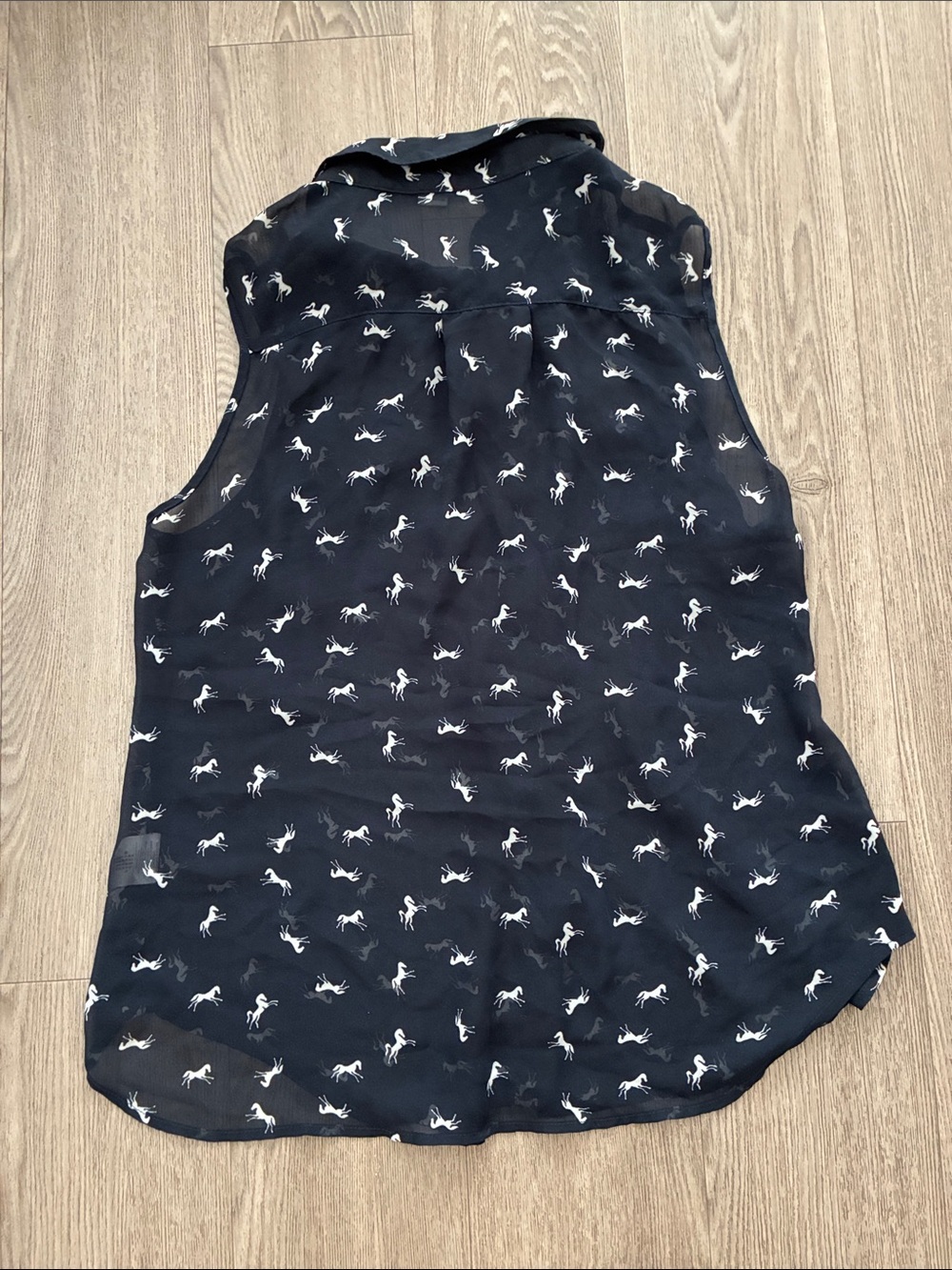 Cotton On Navy & White Sleeveless Horse-Print Blouse - Picture 3 of 3